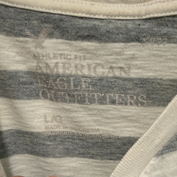 American Eagle Outfitters Gray and Cream Striped V-Neck Tee - Picture 3 of 3